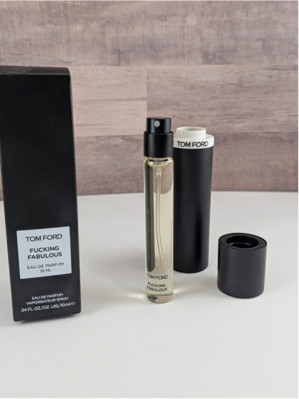 Women's TOM FORD Fing Fabulous Eau de Parfum 10ml Black White - Picture 7 of 7